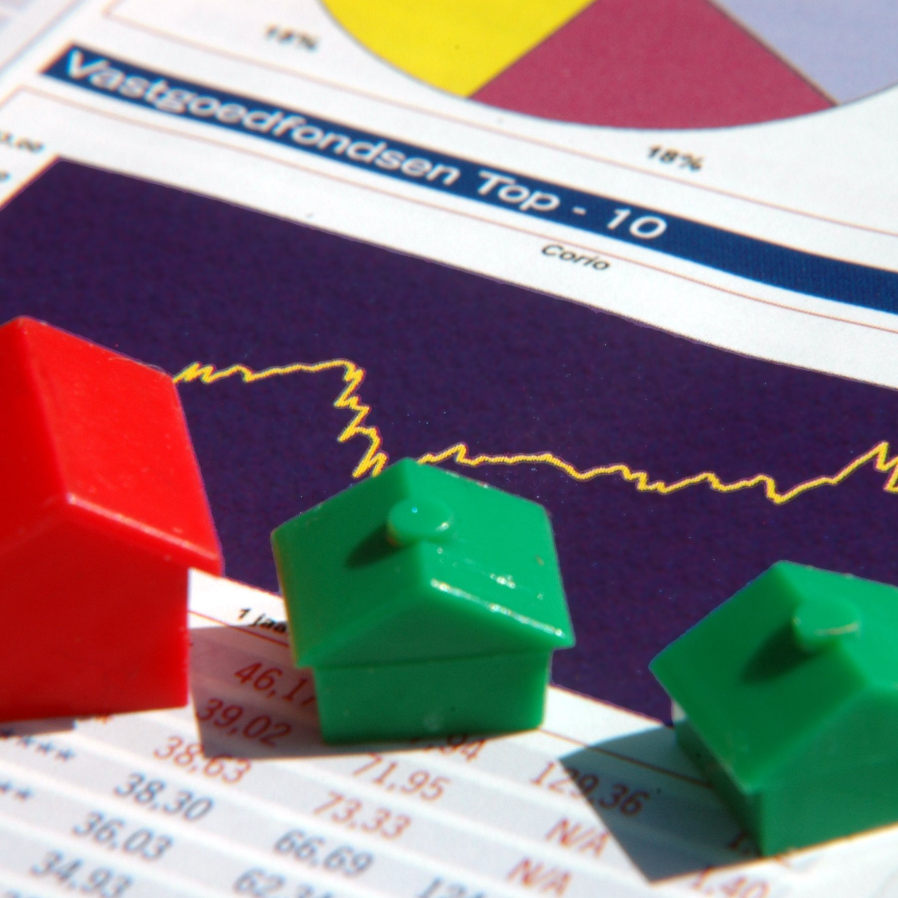 interest rates and real estate, mortgage rate impact, buying vs selling decisions, real estate market trends, GTA housing market, CathyTseRealEstate, home affordability, interest rate influence, real estate tips Canada, mortgage advice GTA